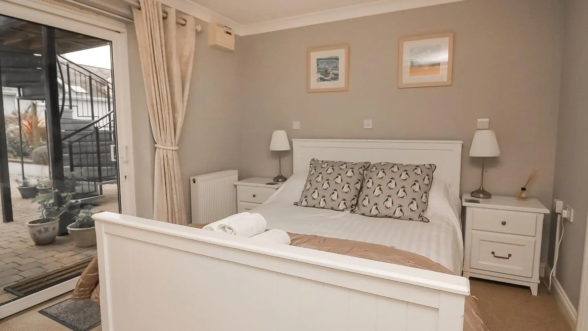 22 Bolt Head Apartment