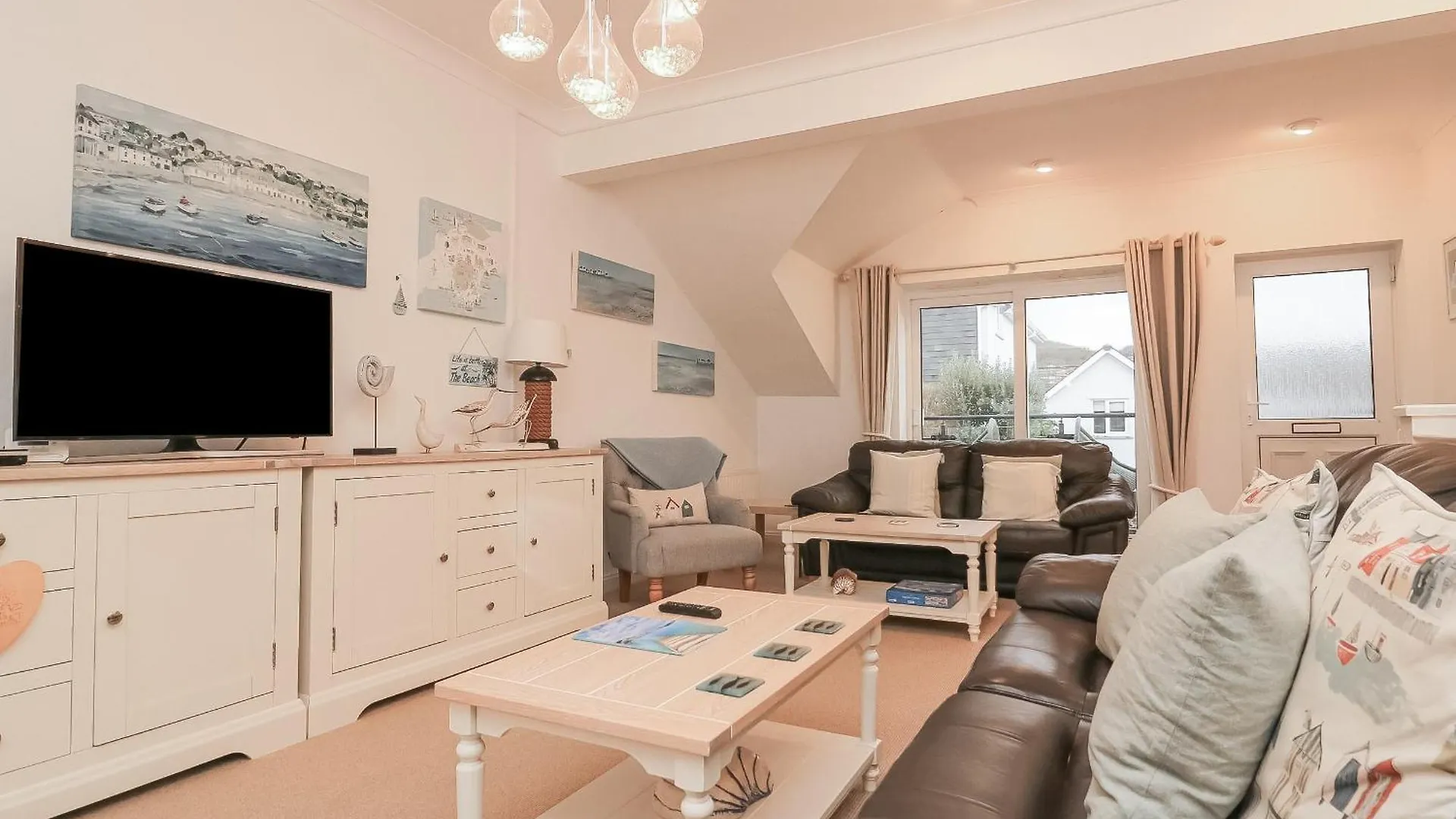 22 Bolt Head Apartment