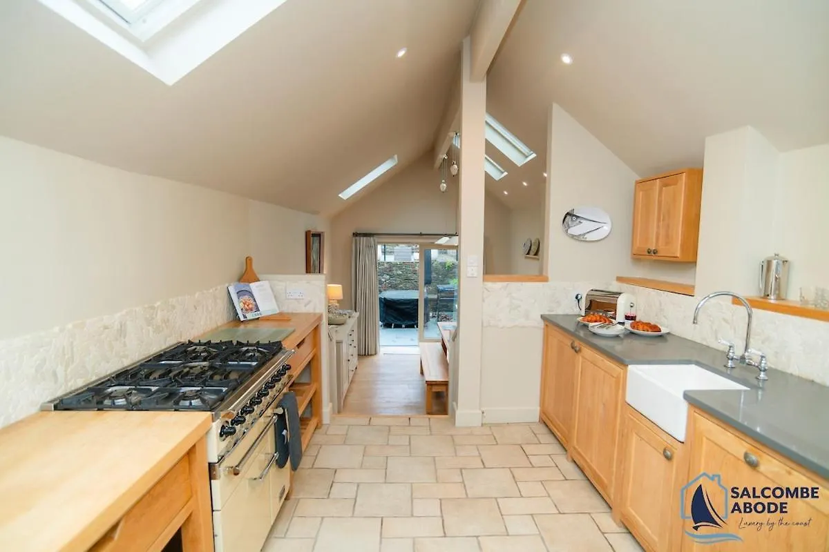 Holiday home Hidden Treasure - Estuary View - Stylish - Garden *