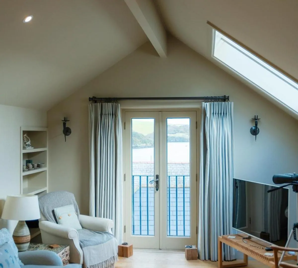 Hidden Treasure - Estuary View - Stylish - Garden Holiday home