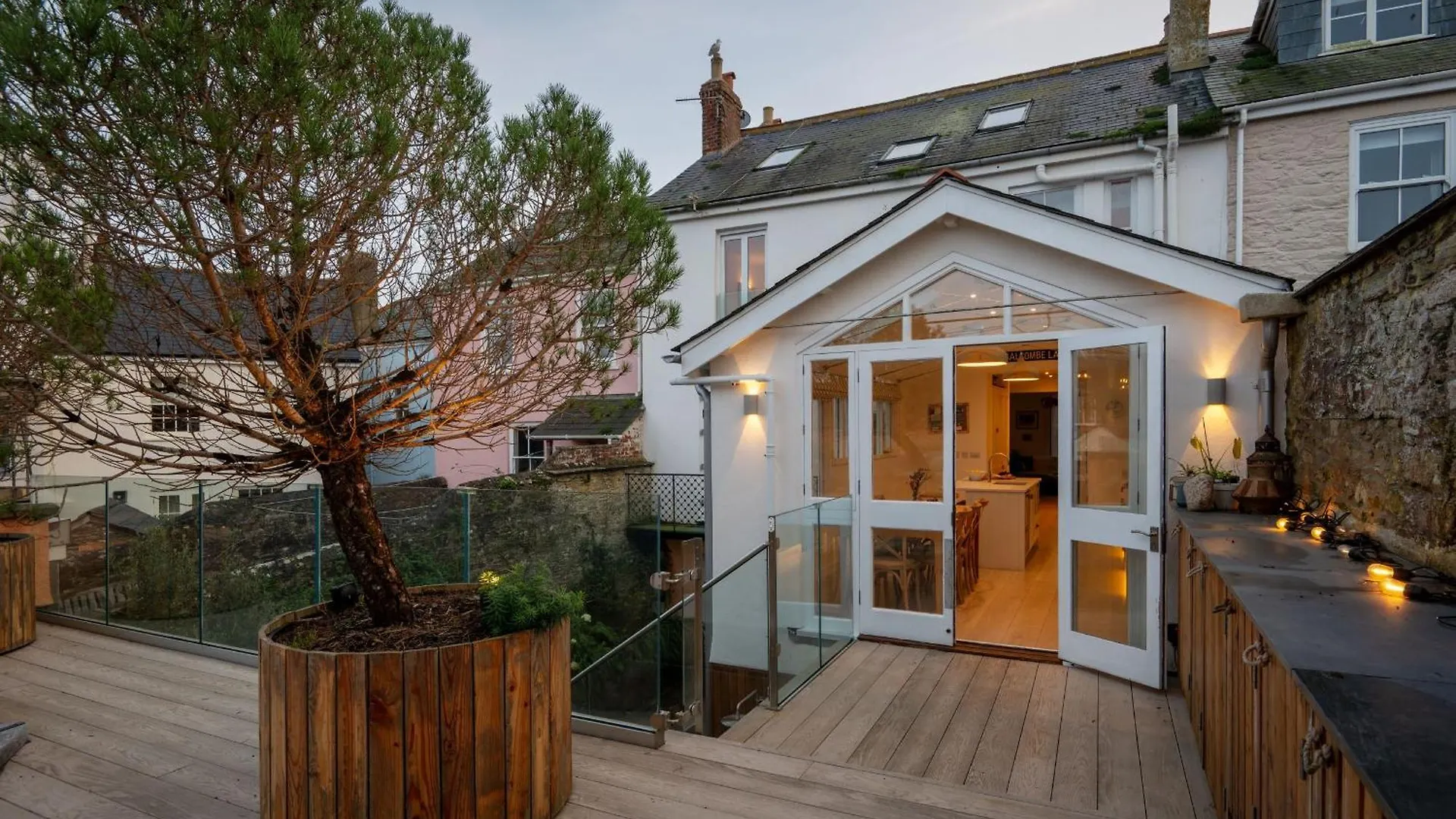 Aventos * Salcombe