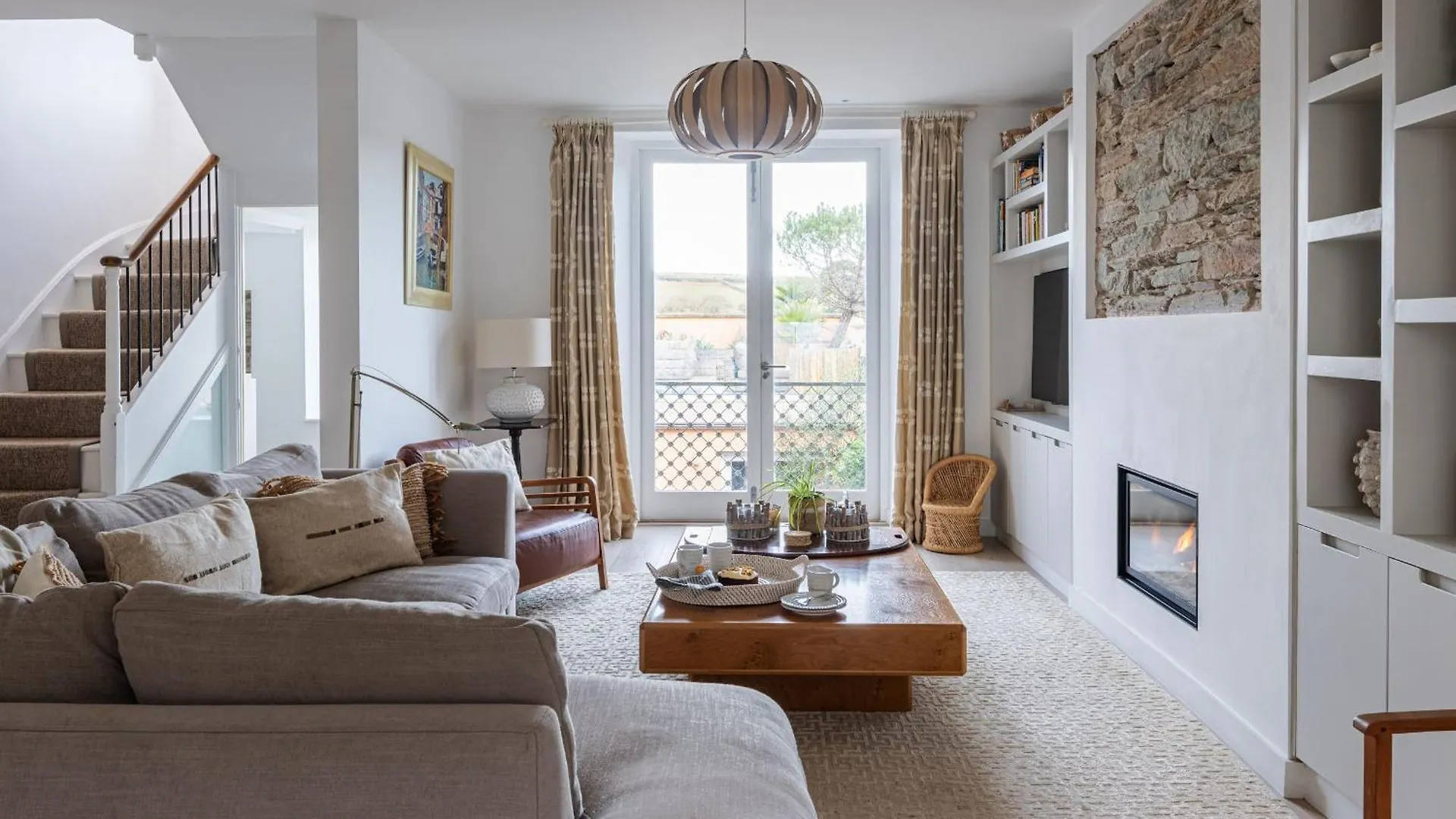 Aventos Salcombe