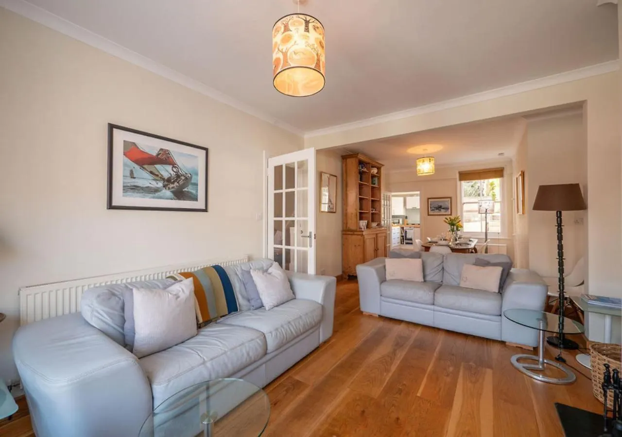 Holiday home Kennford - Centrally Located Town House Salcombe