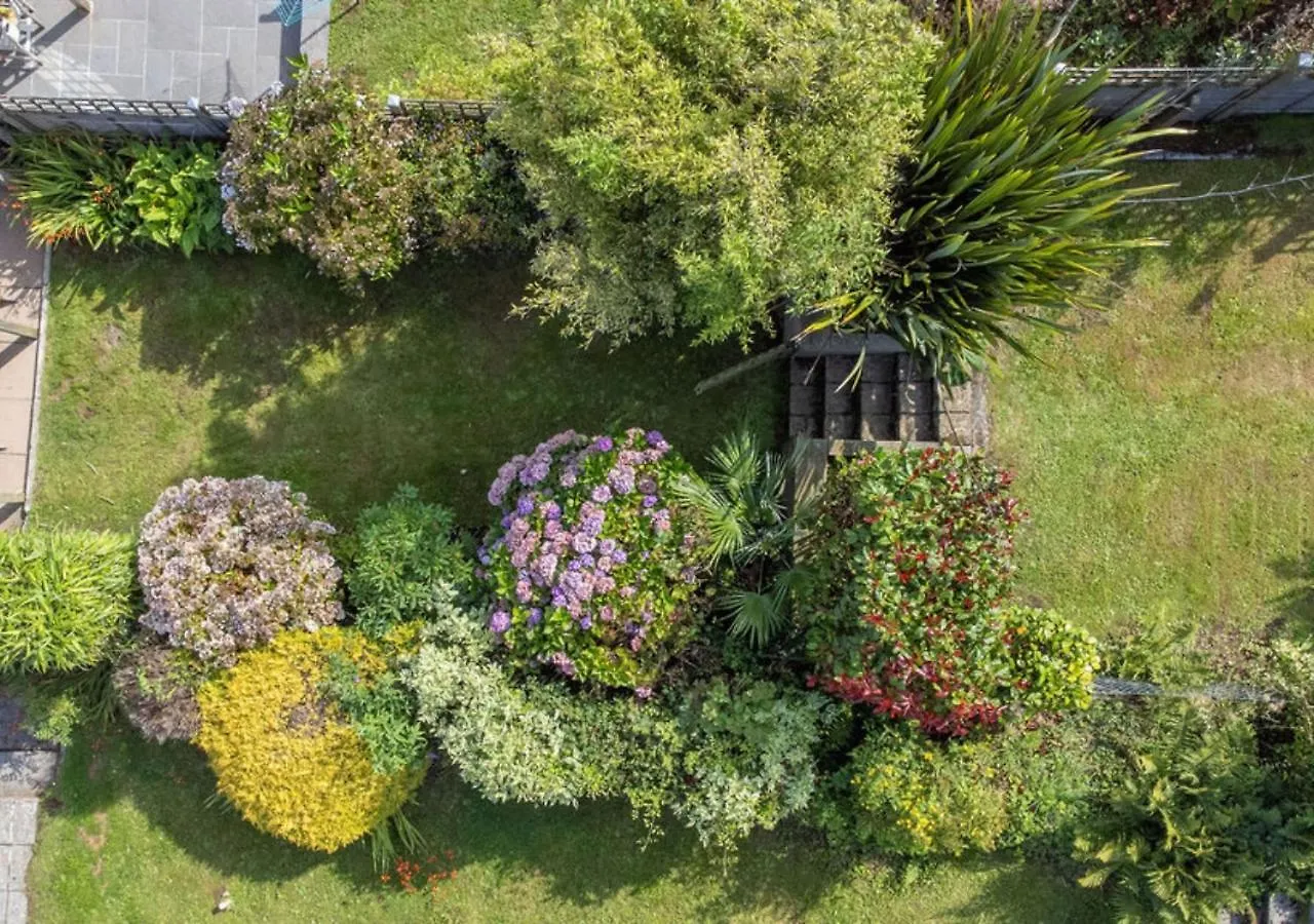 Kennford - Centrally Located Town House Holiday home