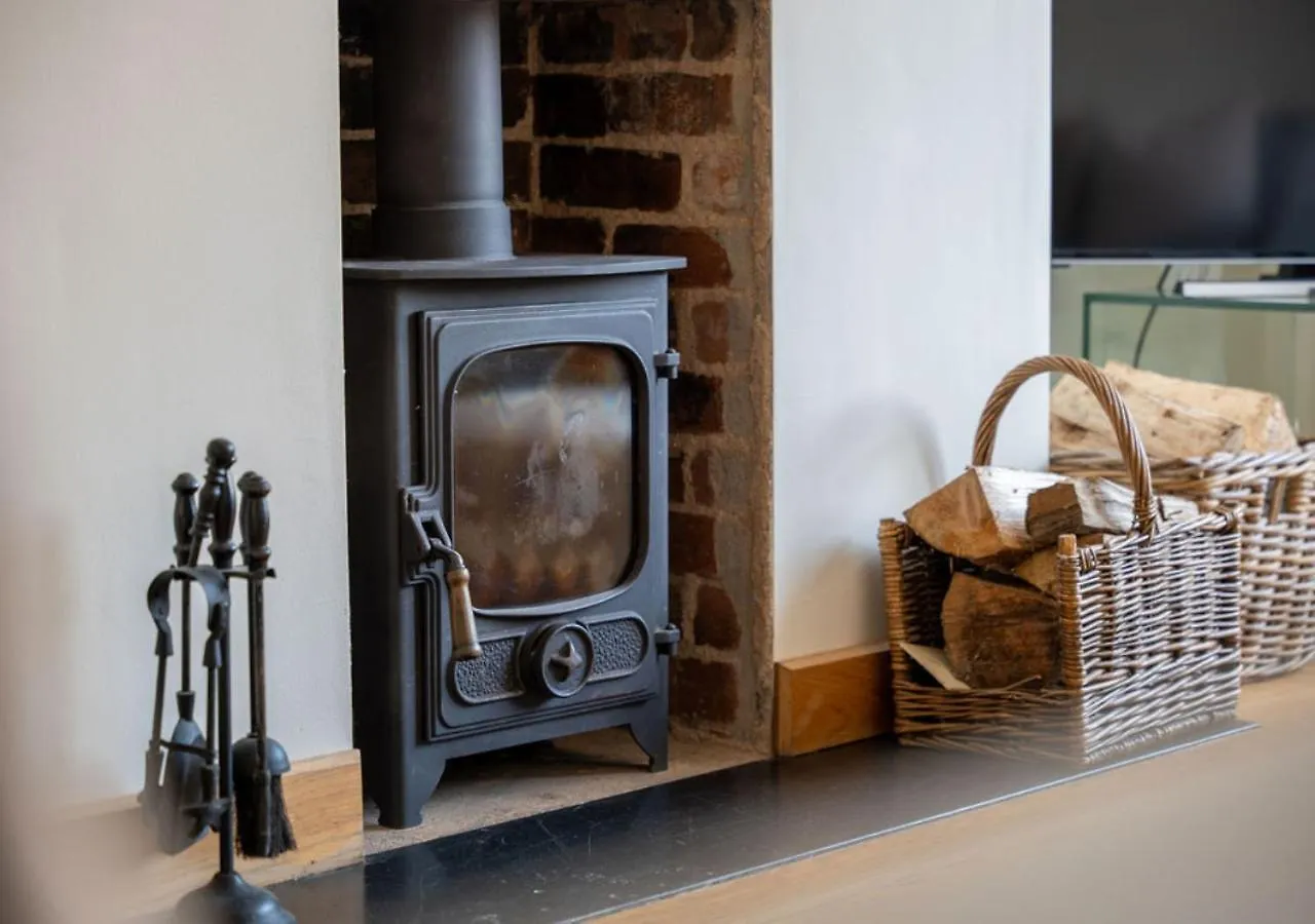 Kennford - Centrally Located Town House * Salcombe