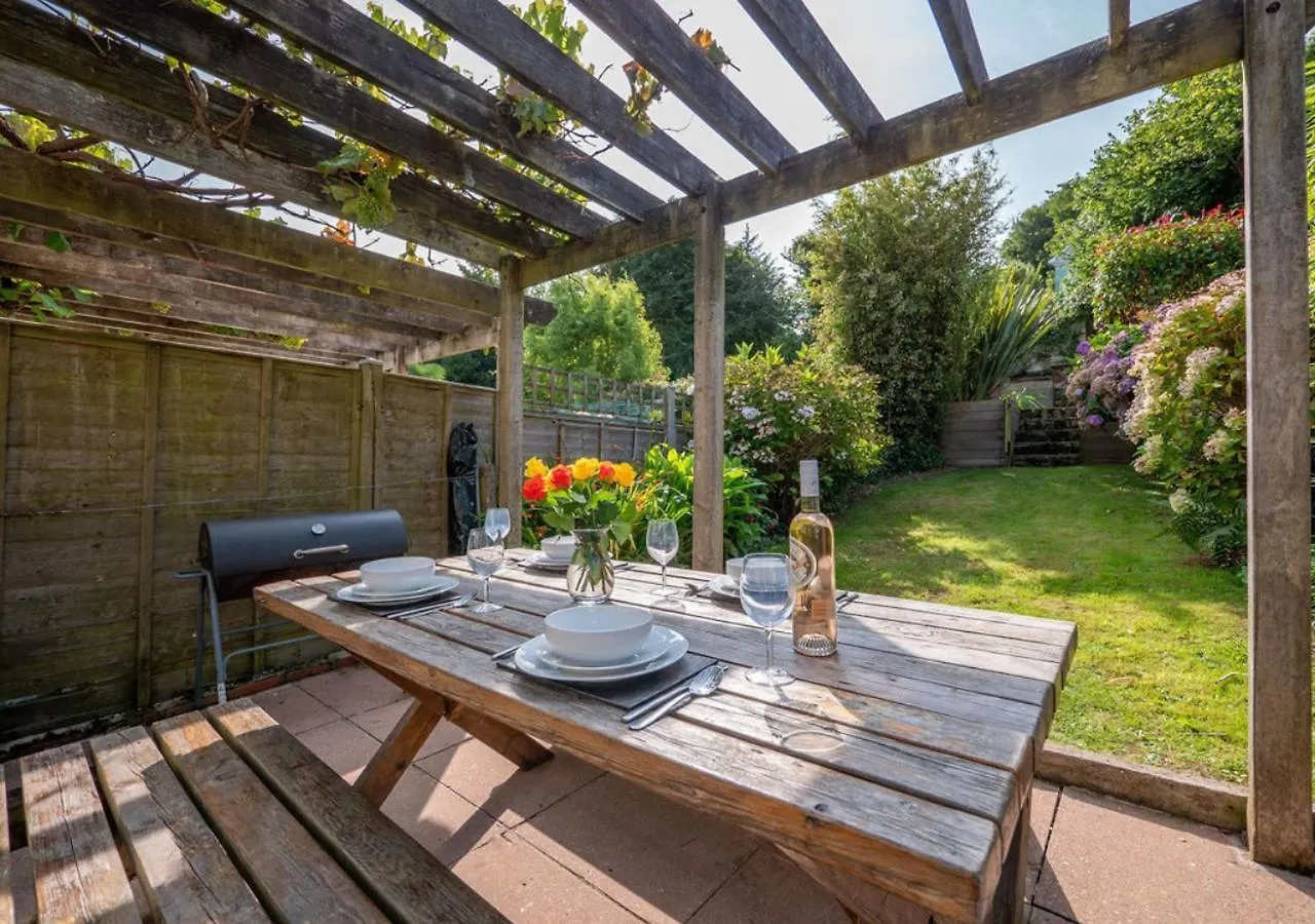 Holiday home Kennford - Centrally Located Town House *