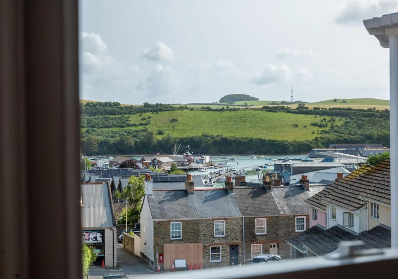 Kennford - Centrally Located Town House Holiday home Salcombe