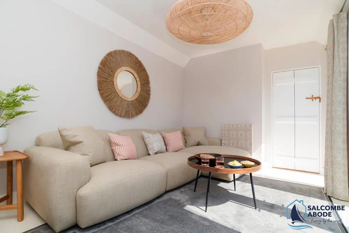 Mudlark - Boutique Style Coastal Gem Salcombe