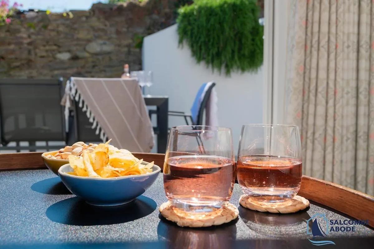 Mudlark - Boutique Style Coastal Gem Holiday home