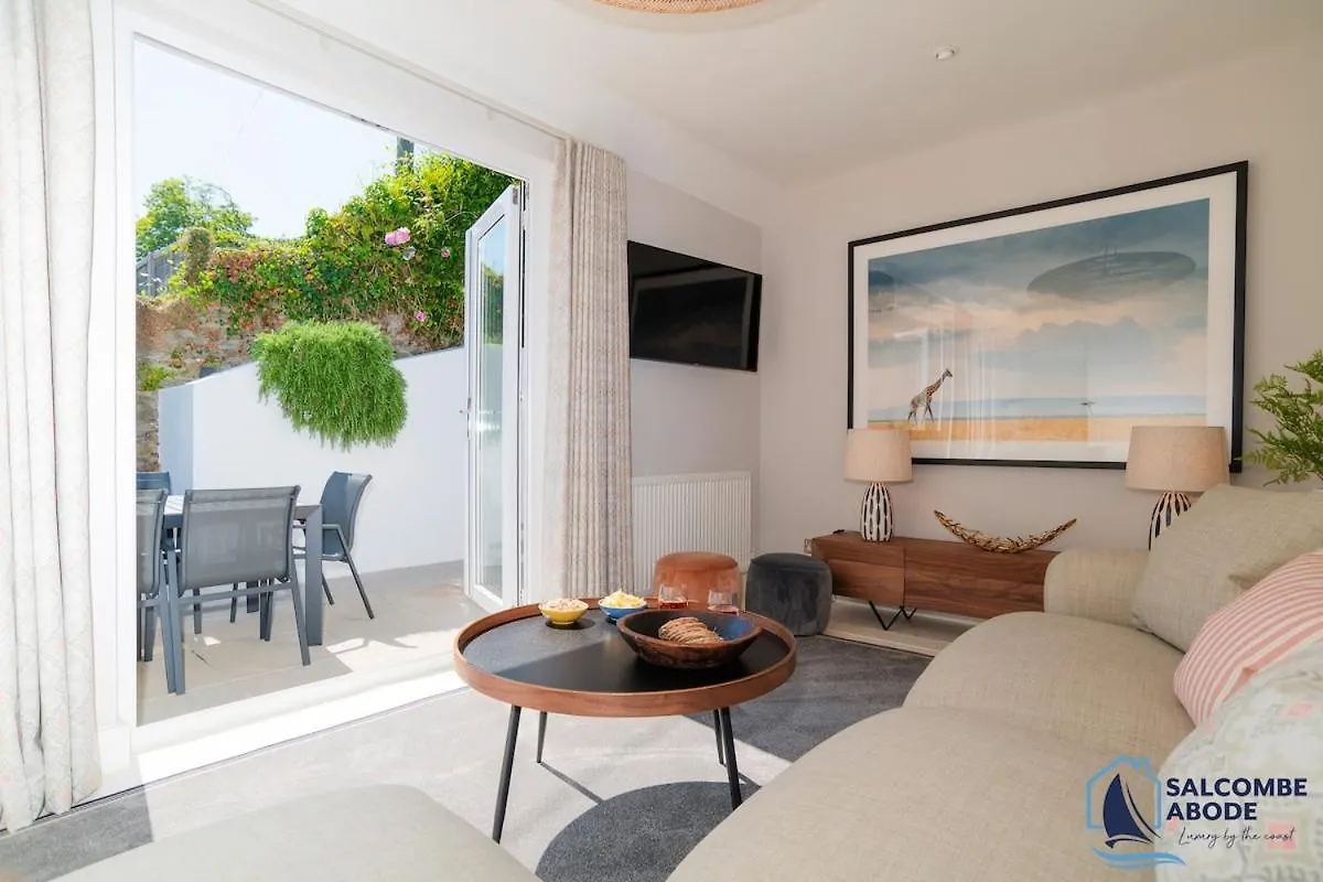 Mudlark - Boutique Style Coastal Gem Holiday home *