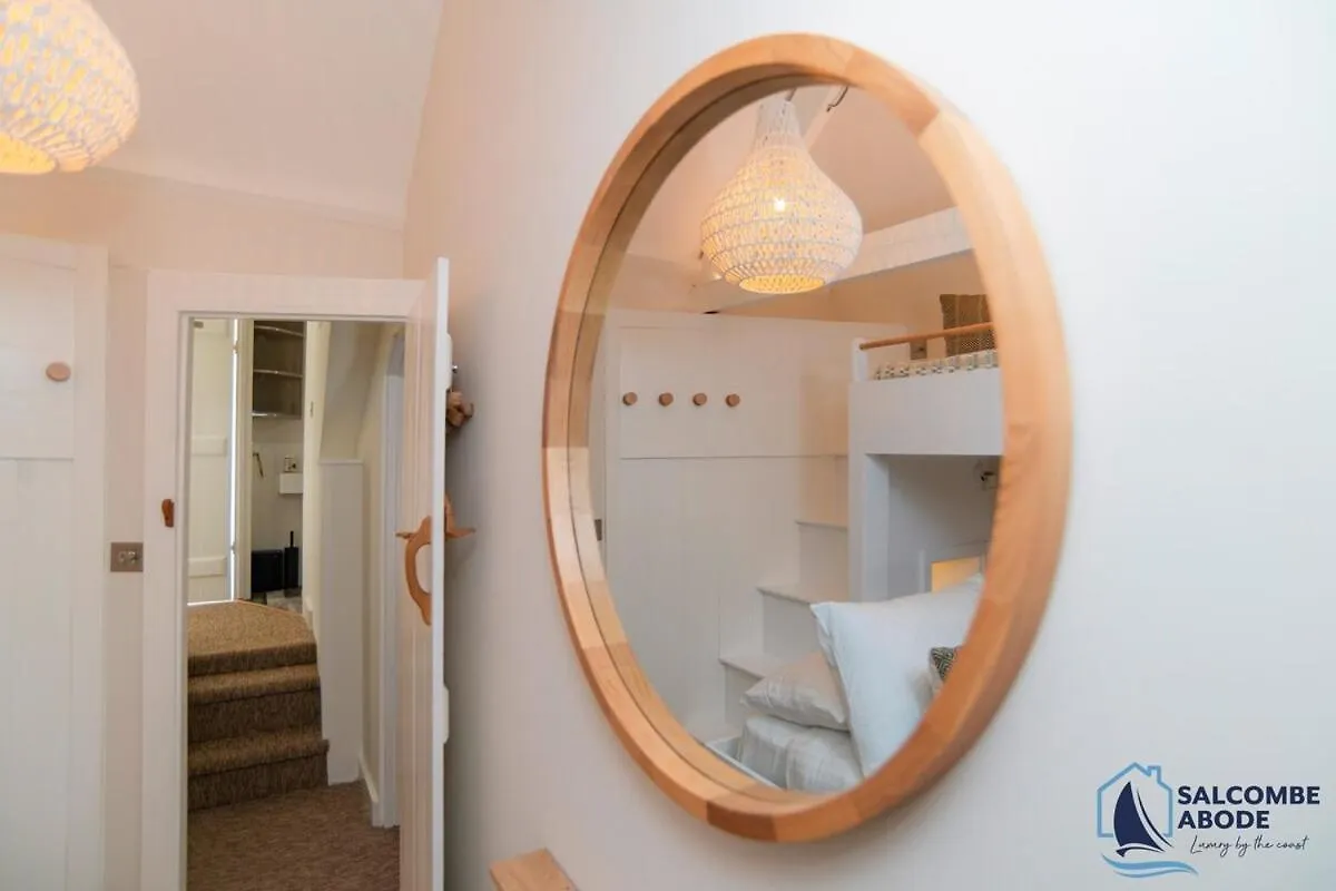 Mudlark - Boutique Style Coastal Gem *