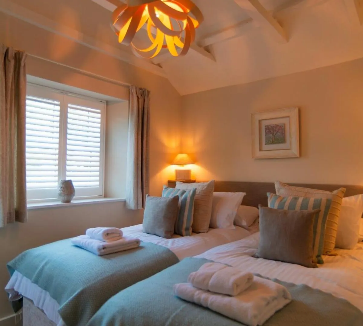 Mudlark - Boutique Style Coastal Gem Salcombe
