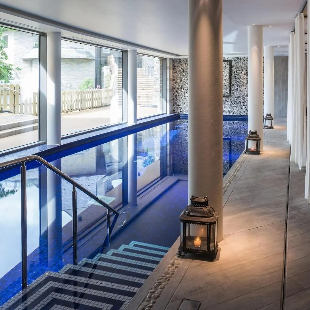 View - Stylish Stay, Estuary Views & Luxury Access Apartment *