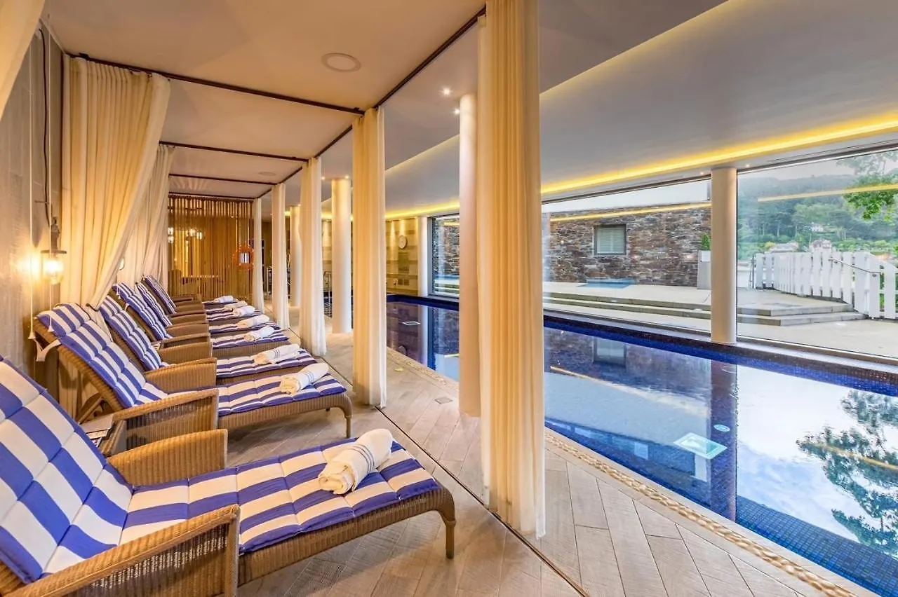 View - Stylish Stay, Estuary Views & Luxury Access *
