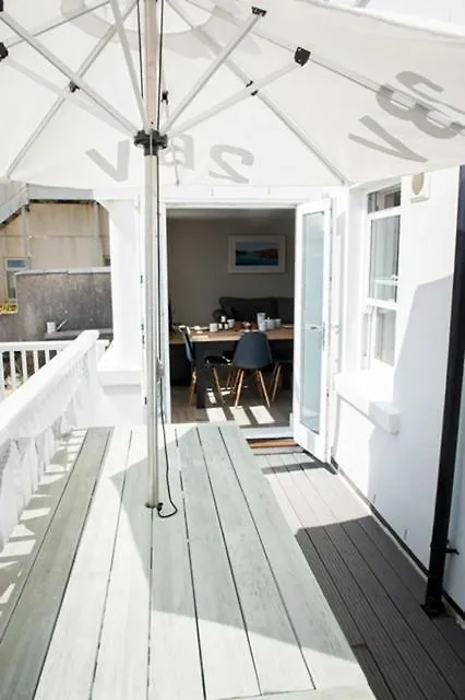 View - Stylish Stay, Estuary Views & Luxury Access Apartment Salcombe