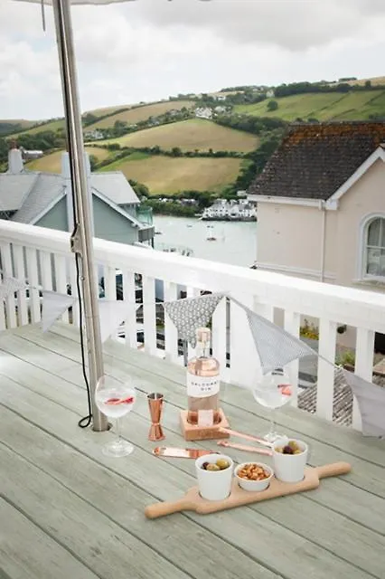 View - Stylish Stay, Estuary Views & Luxury Access Salcombe