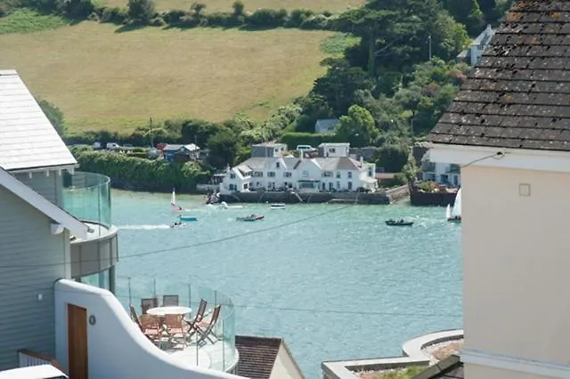 Apartment View - Stylish Stay, Estuary Views & Luxury Access Salcombe