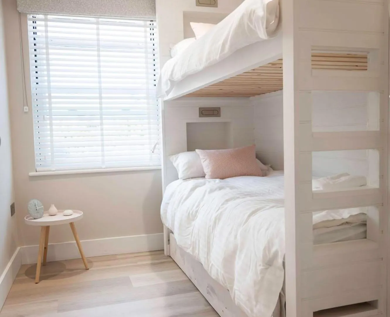 Apartment View - Stylish Stay, Estuary Views & Luxury Access Salcombe