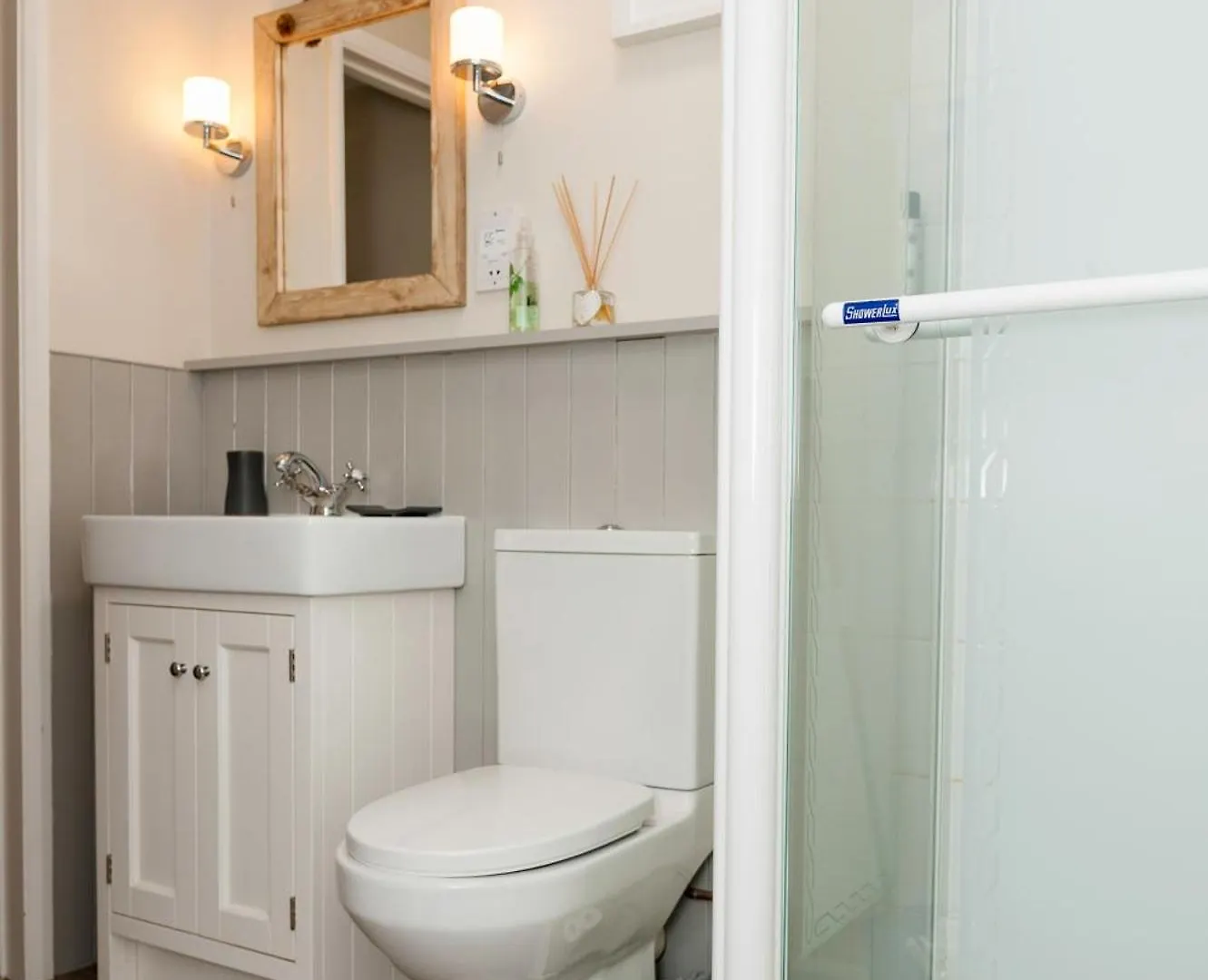 Escape - 3 Beds Of Coastal Luxury