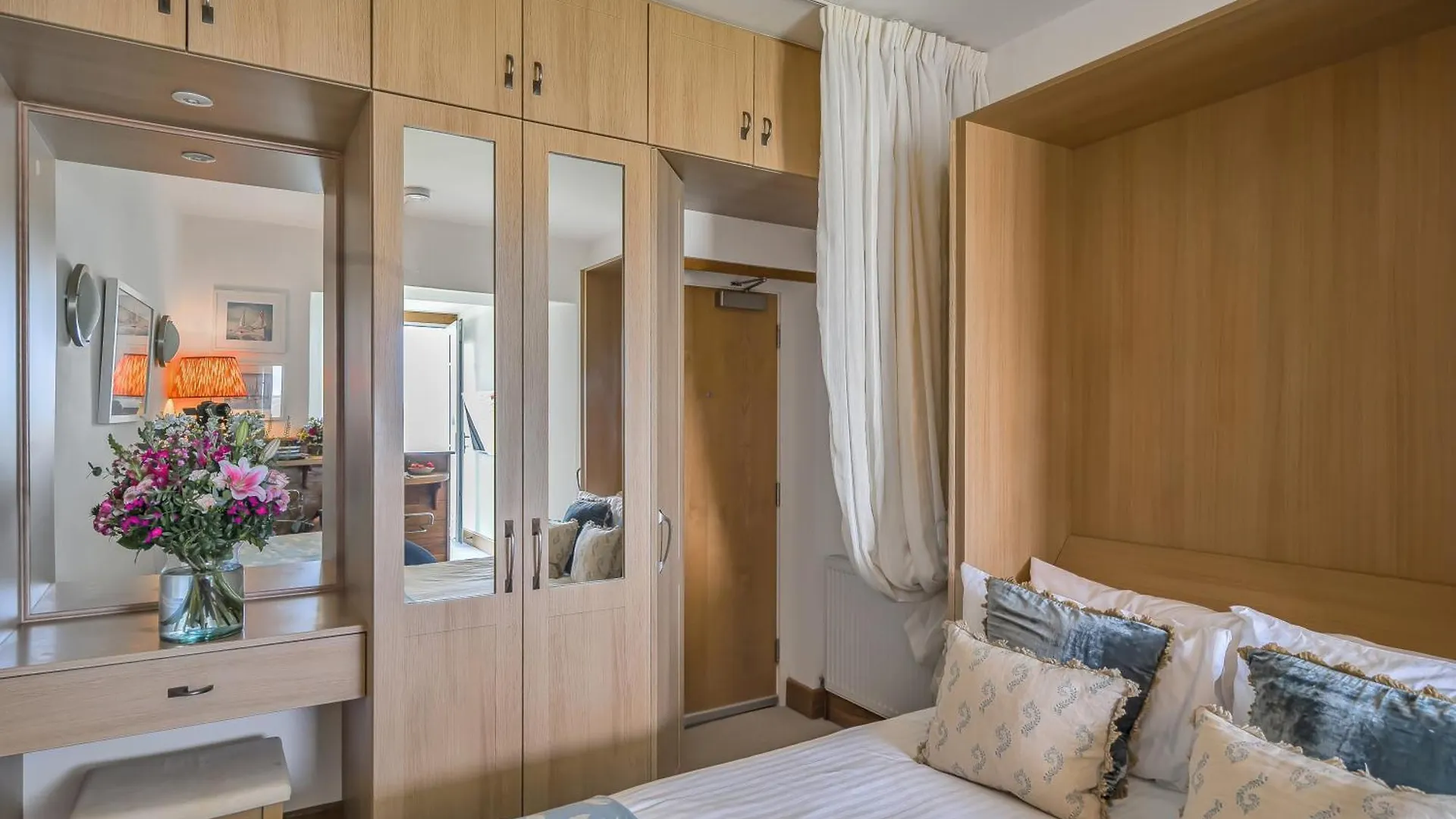 Apartment No 16 The Salcombe
