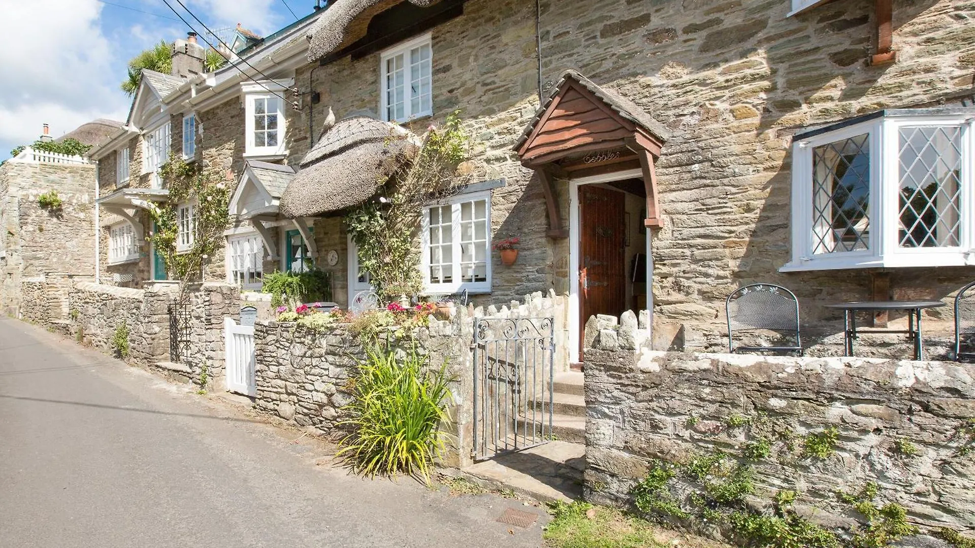 Cobbles * Salcombe