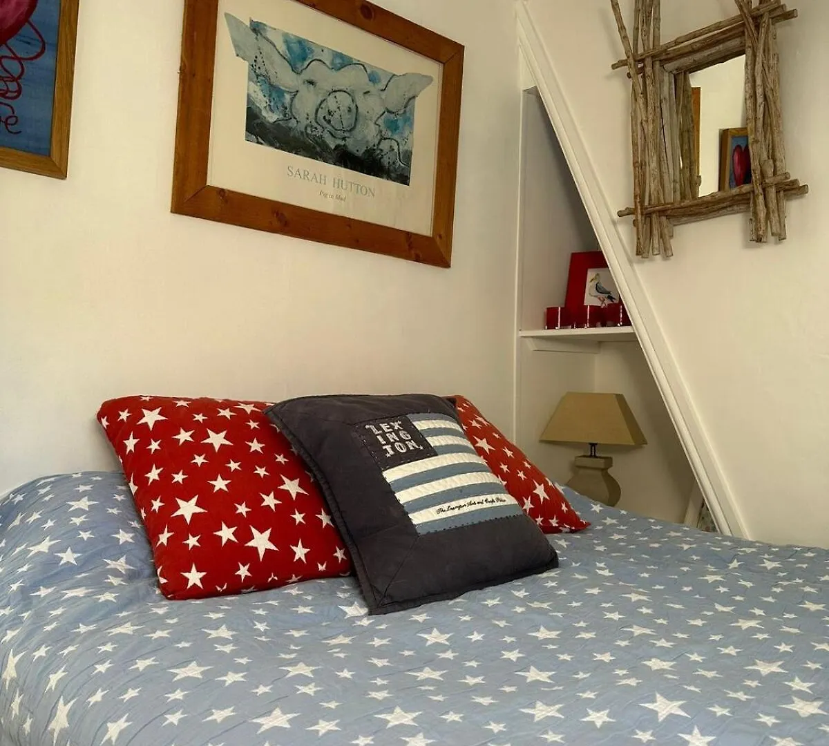 Stylish Coastal Living - Prime Location, Garden And Parking * 索尔科姆