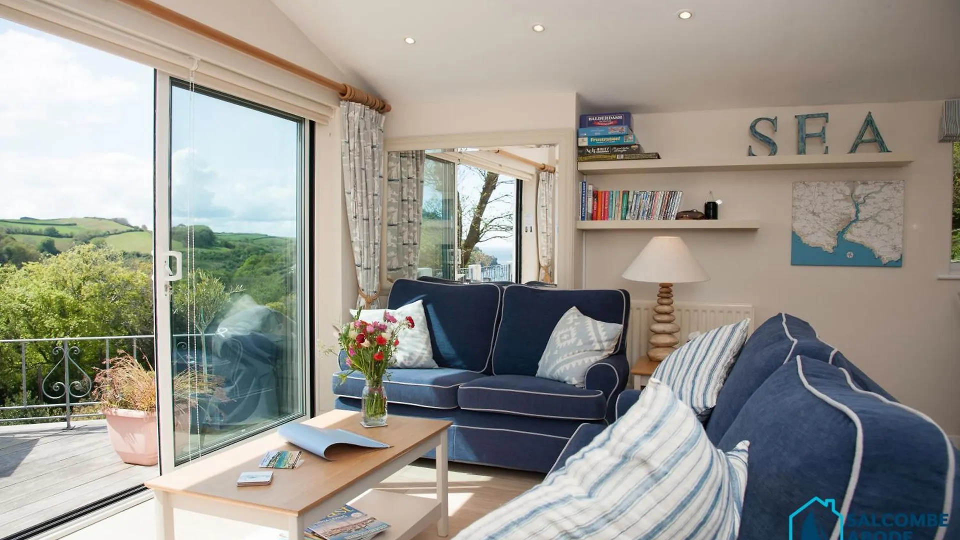 Elevated Coastal Escape - Breathtaking Views Apartment Salcombe