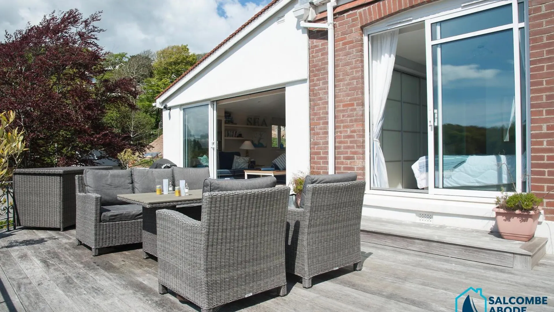 Elevated Coastal Escape - Breathtaking Views Apartment Salcombe