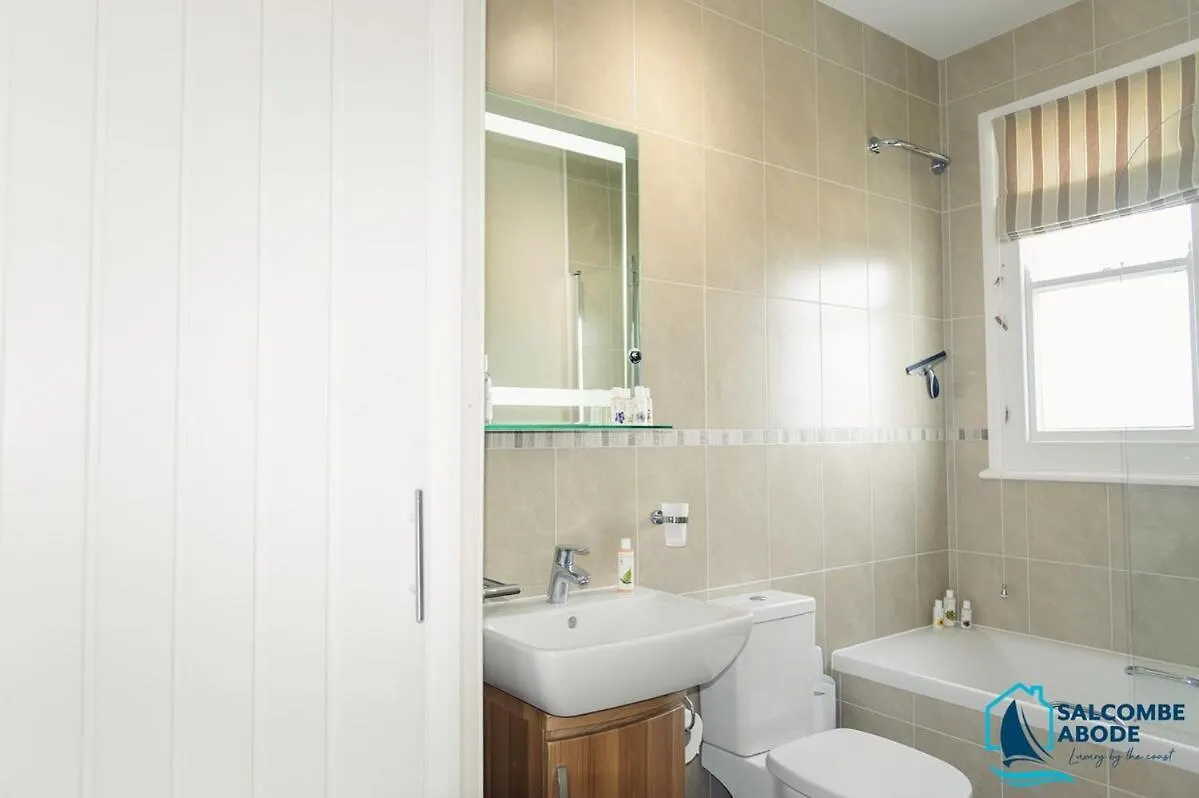 5 Glenthorne-cosy Retreat - Harbour View & Parking Apartment