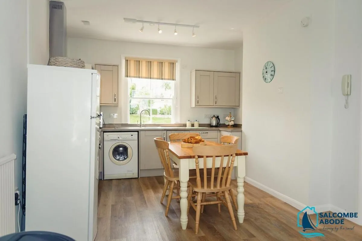 5 Glenthorne-cosy Retreat - Harbour View & Parking Apartment