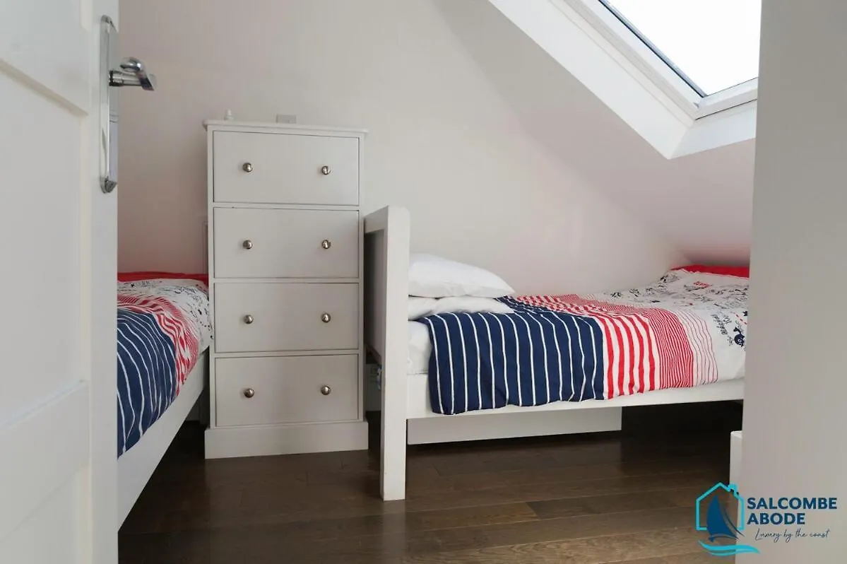 Absolute Heart Of - Estuary Views, Sauna, Hot Tub Holiday home Salcombe