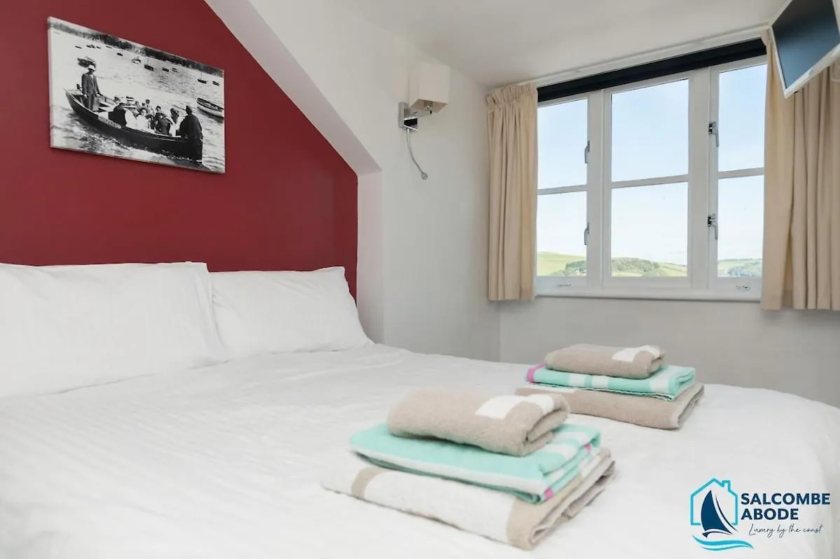 Absolute Heart Of - Estuary Views, Sauna, Hot Tub Salcombe