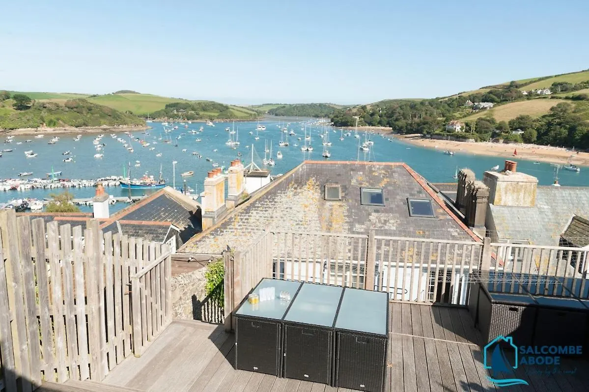 Absolute Heart Of - Estuary Views, Sauna, Hot Tub
