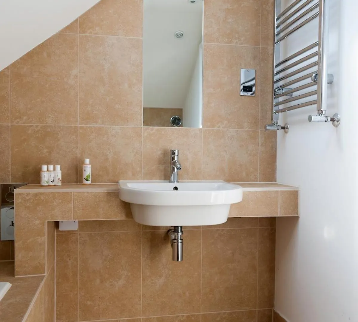 Absolute Heart Of - Estuary Views, Sauna, Hot Tub *