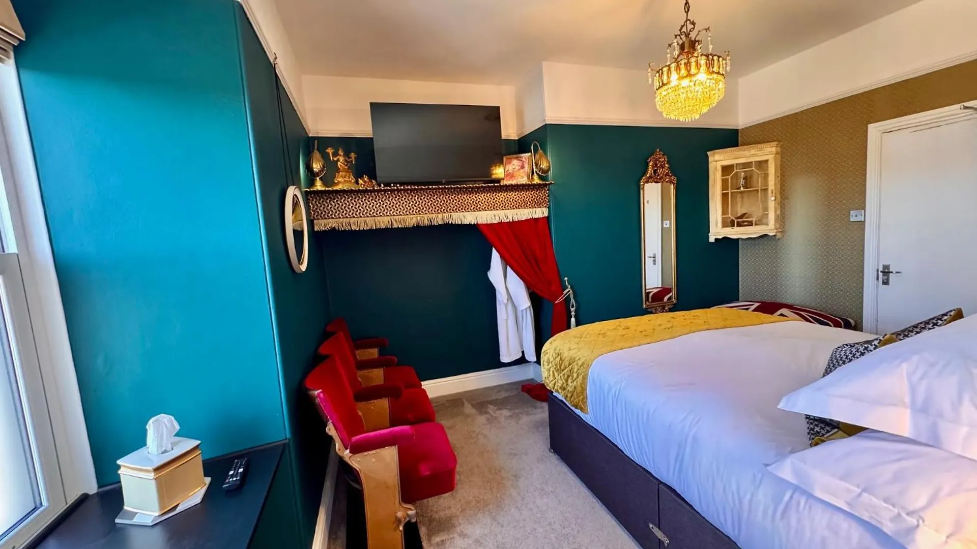Brightham House - Exclusively For Adults Bed & Breakfast