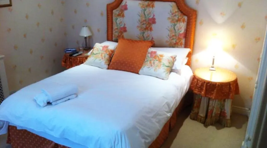 Ferry Steps Cottage Sleeps 8