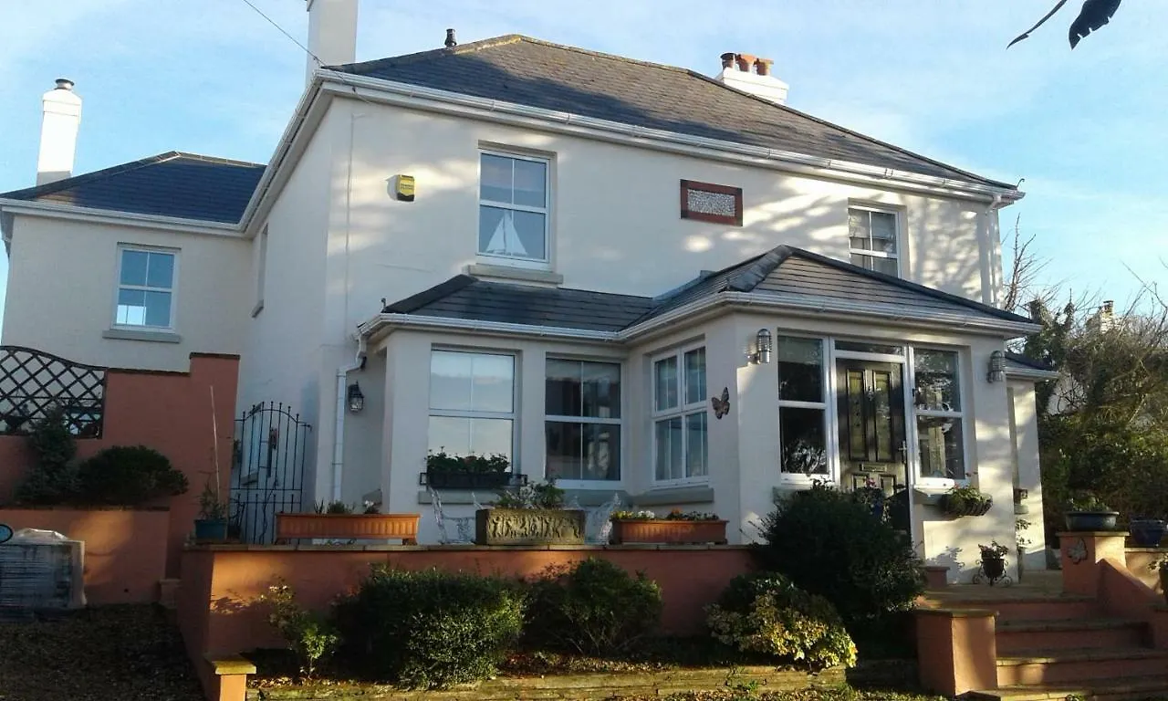 Little Orchard House Bed & Breakfast *