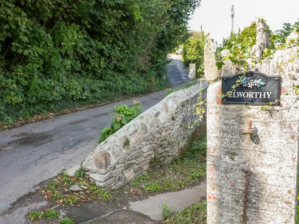 Holiday home Elworthy *