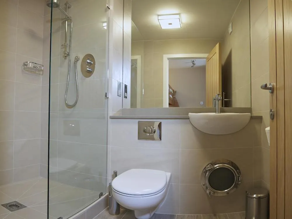Holiday home 2 Hamstone Court *