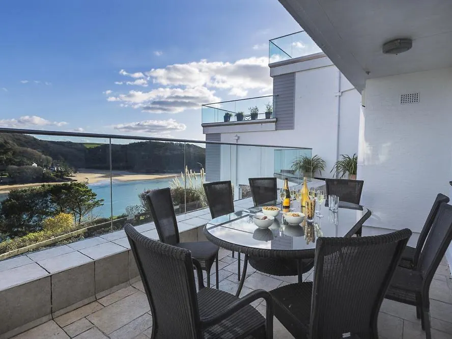 2 Hamstone Court * Salcombe