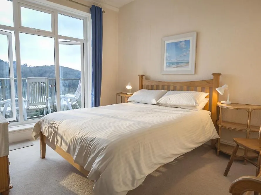 1 Hazeldene Salcombe