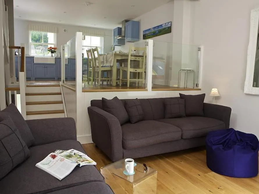 3 Eddystone Row Salcombe