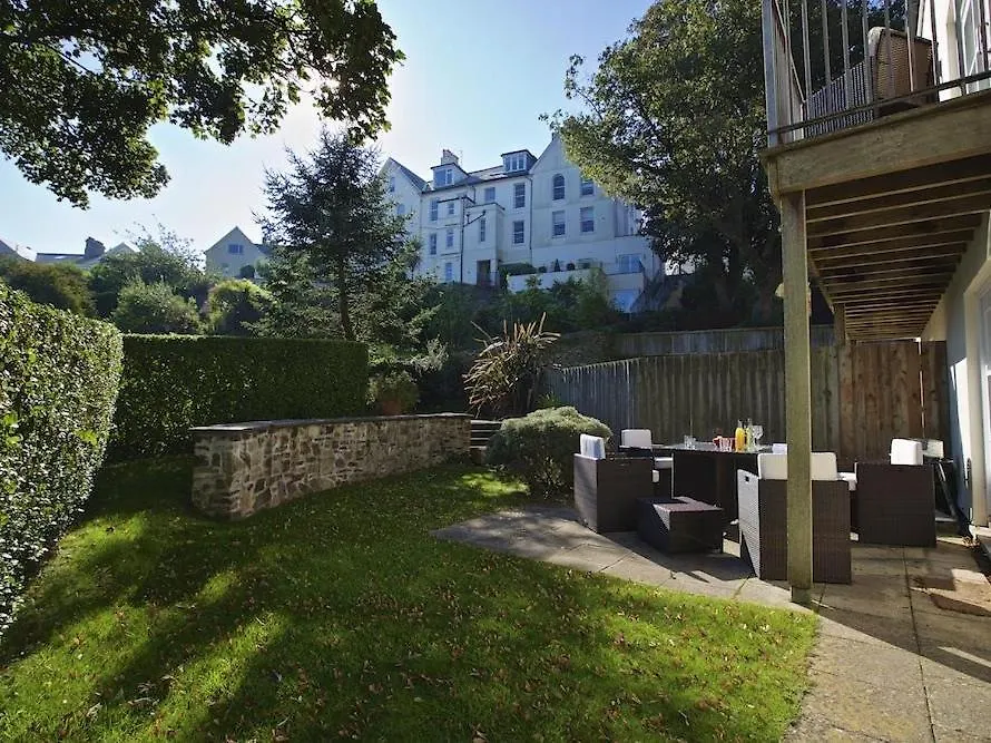 Holiday home 1 Combehaven *