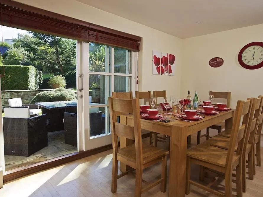 Holiday home 1 Combehaven *
