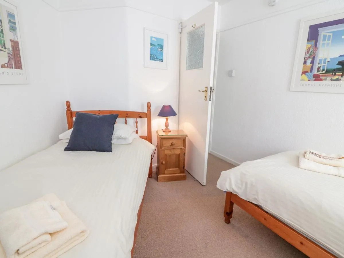 8b Fore Street * Salcombe