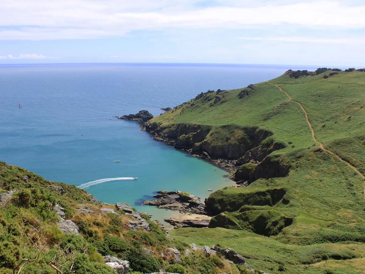 8, Estura Salcombe