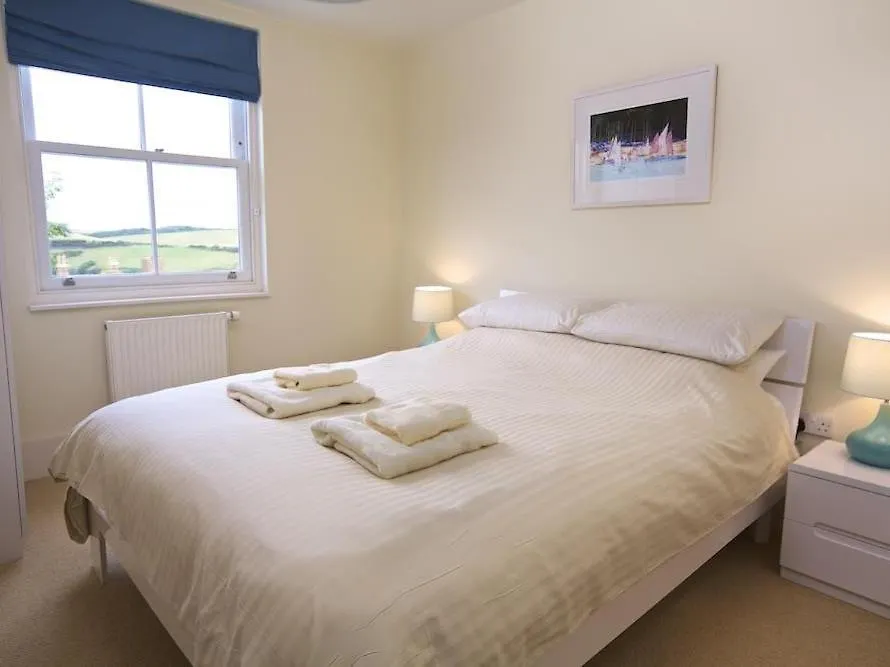 6 Combehaven *