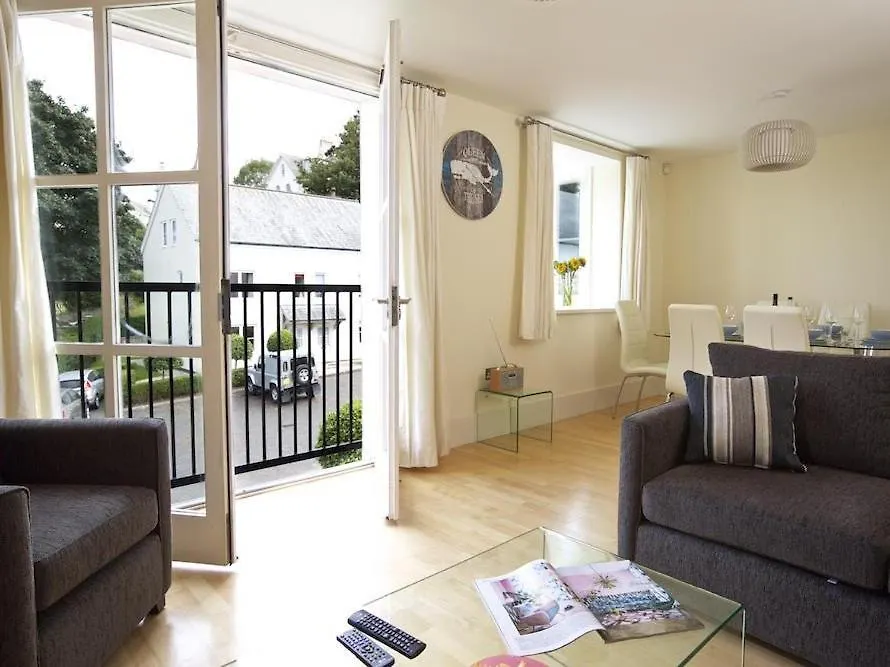 6 Combehaven * Salcombe