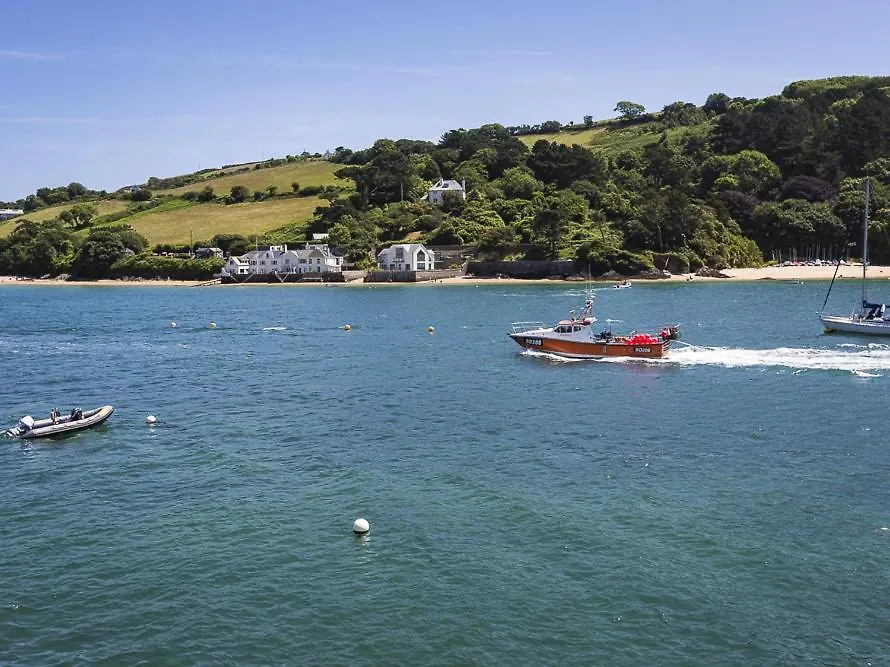 8, Estura * Salcombe