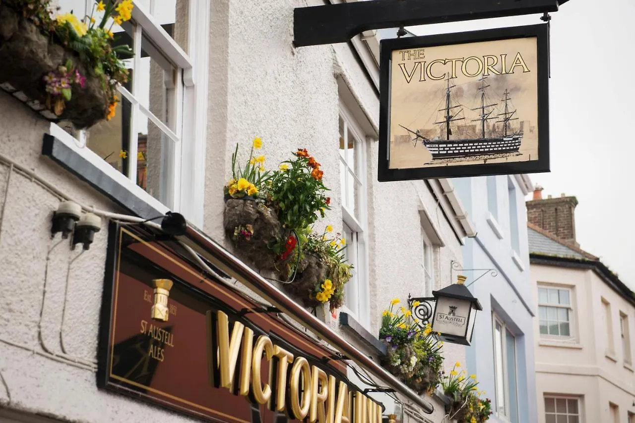 Hotel Victoria *